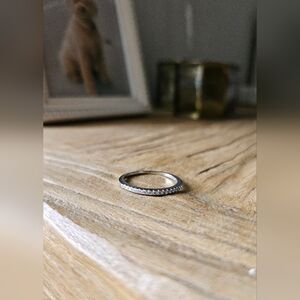 Ring Concierge Stackable Pavé Diamond Ring. White gold. Size 8